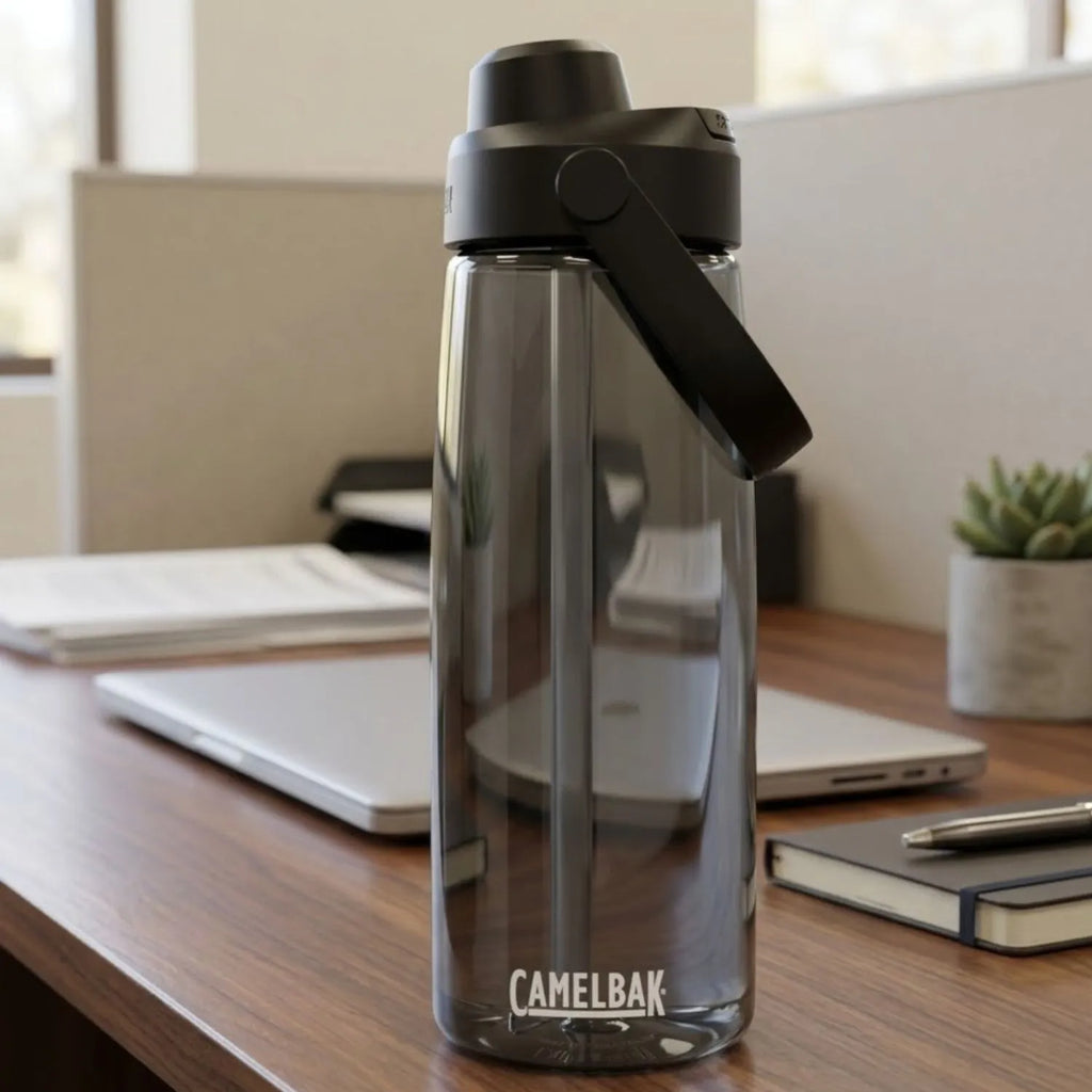 GARRAFA CAMELBAK THRIVE CHUG TRITAN 25OZ / 740ML - CHARCOAL (PRETO TRANSPARENTE)