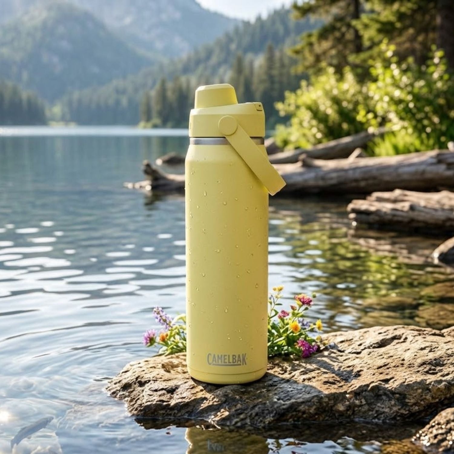 GARRAFA TERMICA CAMELBAK THRIVE CHUG VSS 25OZ / 740ML - YELLOW BLOOM (AMARELO)