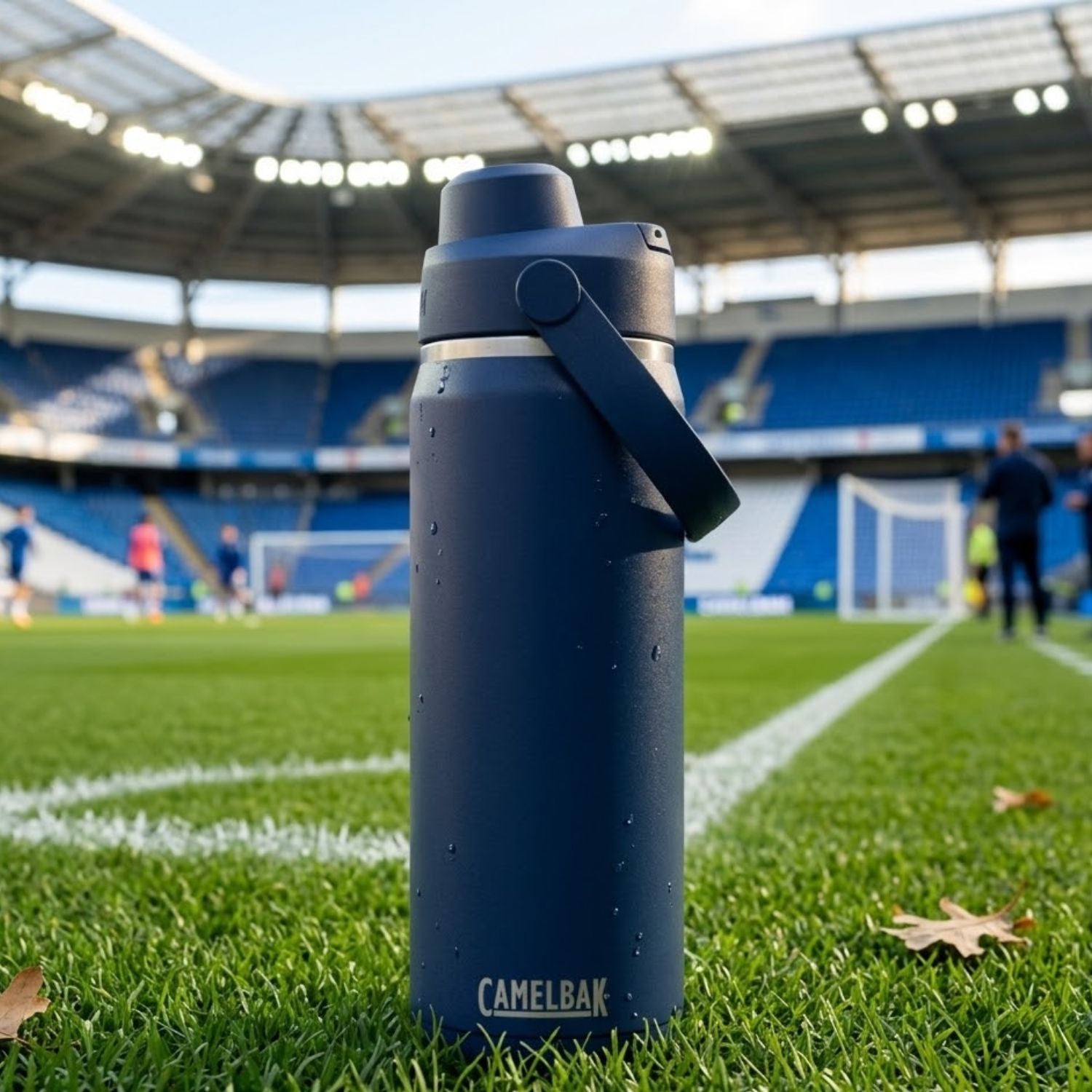 GARRAFA TERMICA CAMELBAK THRIVE CHUG VSS 20OZ / 591ML - NAVY (AZUL)
