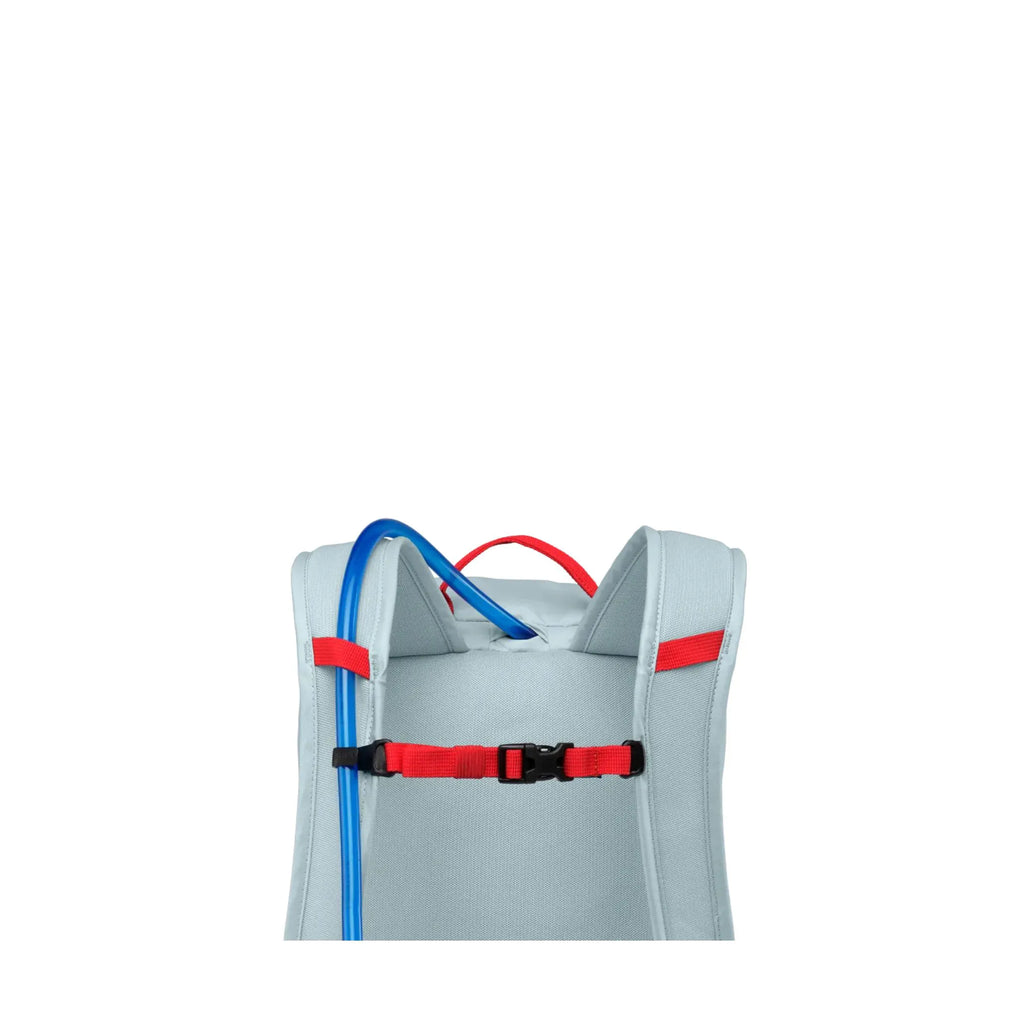 MOCHILA DE HIDRATACAO CAMELBAK ARETE 18 SINGLE BUCKLE 50OZ / 1,5L - SILVER MIST (PRATA/VERDE C